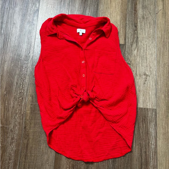 True Craft Red Button Down Tank - Picture 1 of 2